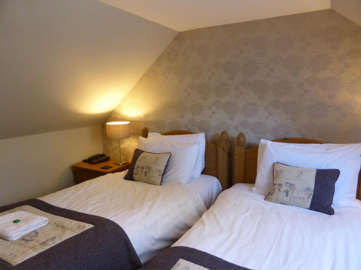 Glen Clova Hotel & Luxury Lodges Millton of Clova ภายนอก รูปภาพ