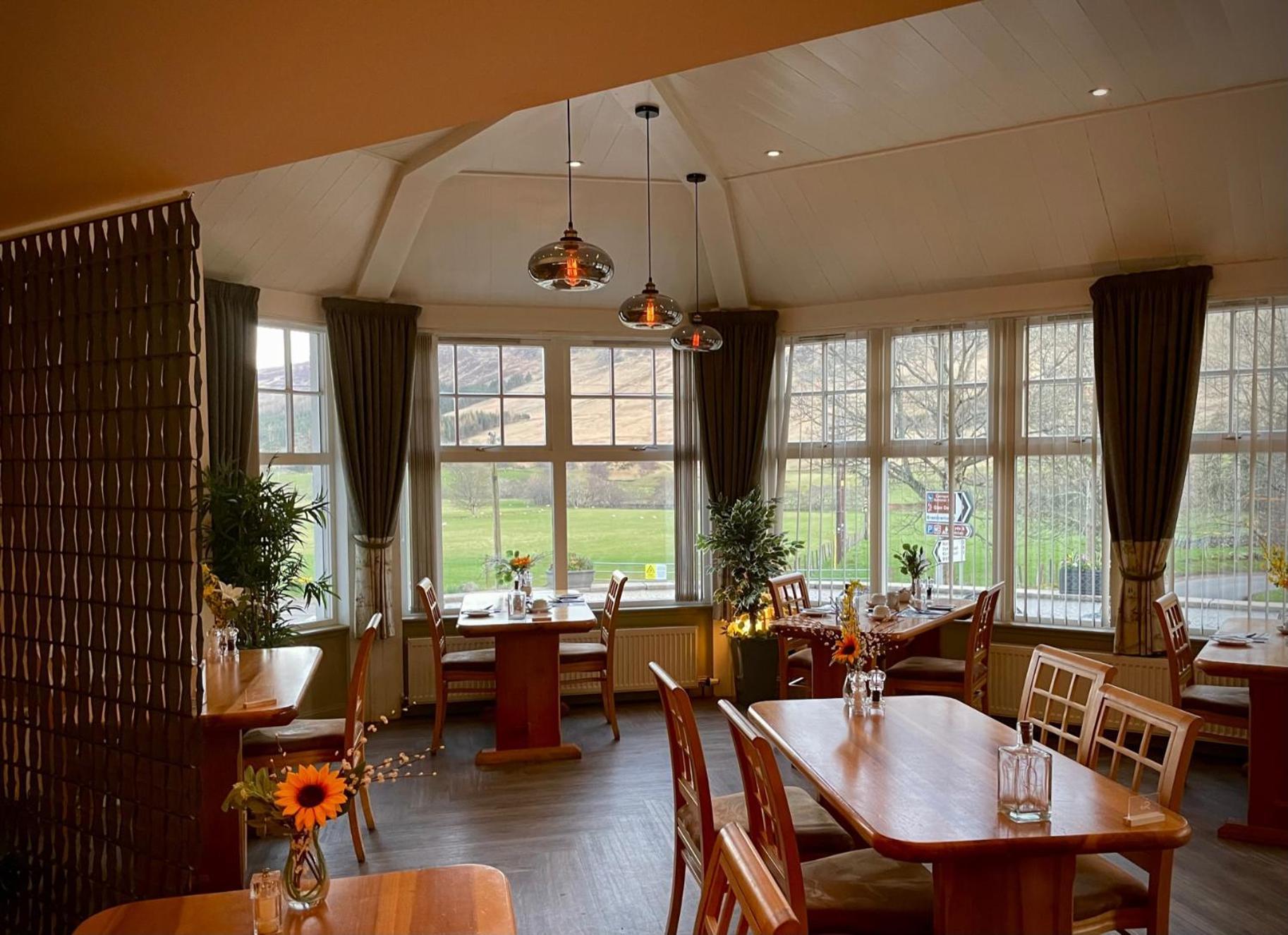 Glen Clova Hotel & Luxury Lodges Millton of Clova ภายนอก รูปภาพ