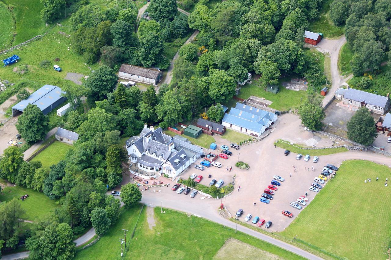 Glen Clova Hotel & Luxury Lodges Millton of Clova ภายนอก รูปภาพ