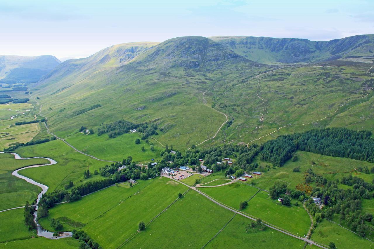 Glen Clova Hotel & Luxury Lodges Millton of Clova ภายนอก รูปภาพ
