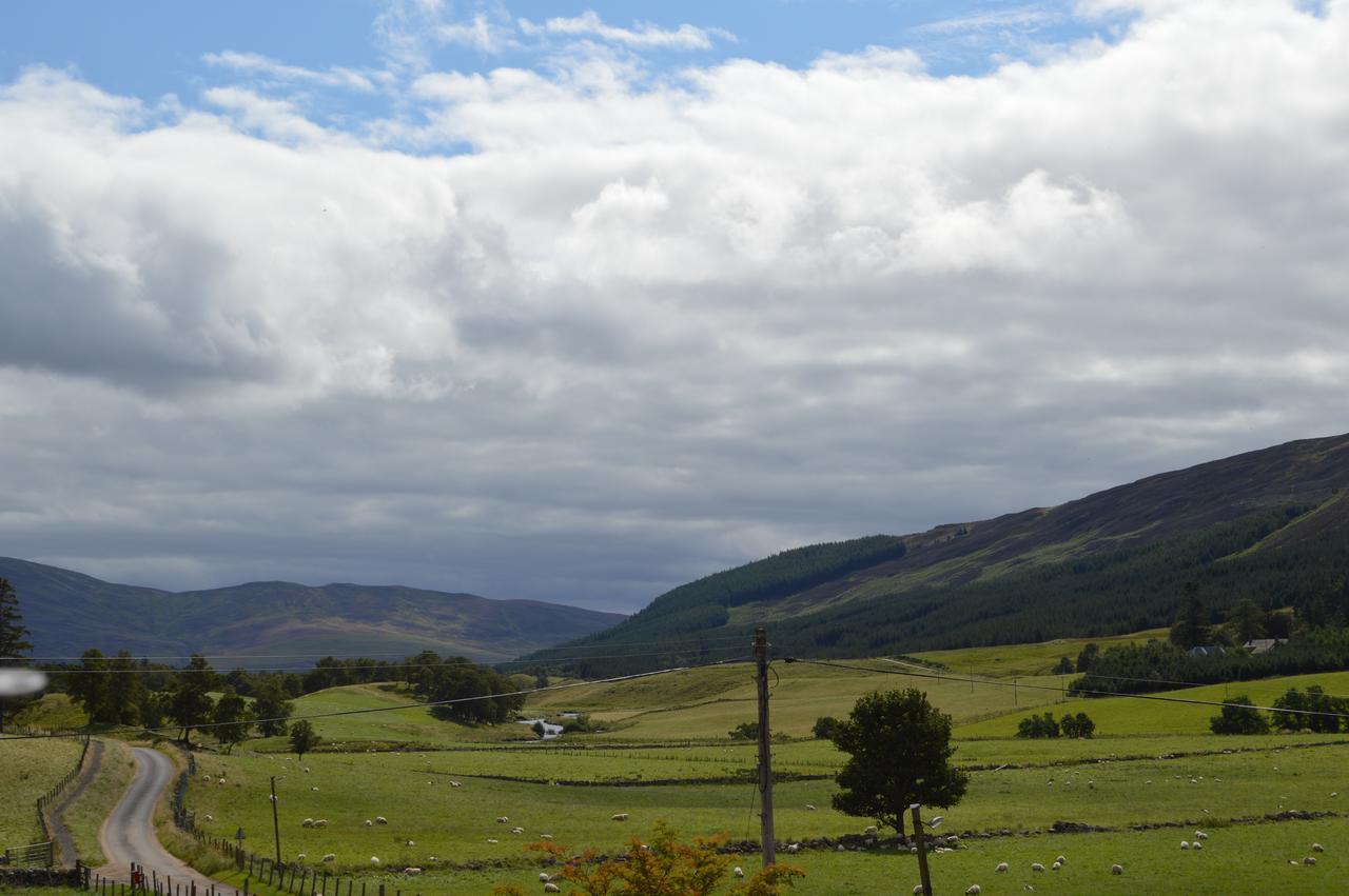 Glen Clova Hotel & Luxury Lodges Millton of Clova ภายนอก รูปภาพ