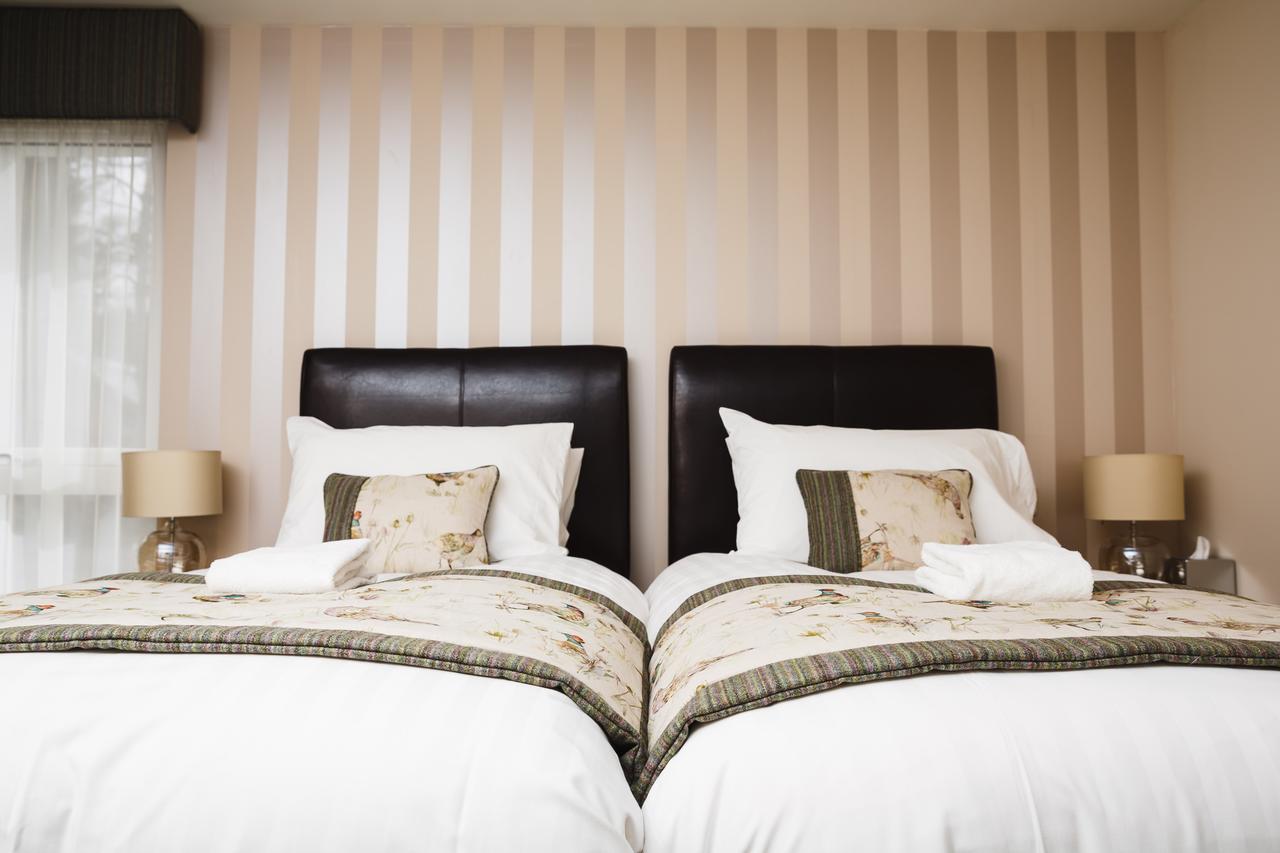 Glen Clova Hotel & Luxury Lodges Millton of Clova ภายนอก รูปภาพ