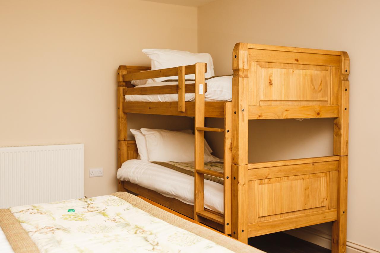 Glen Clova Hotel & Luxury Lodges Millton of Clova ภายนอก รูปภาพ